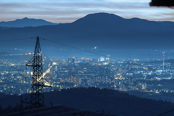 ສາຍໄຟ HV, MV, ແລະ LV ຮັບປະກັນການກະຈາຍໄຟຟ້າທີ່ເຊື່ອຖືໄດ້ແນວໃດ?